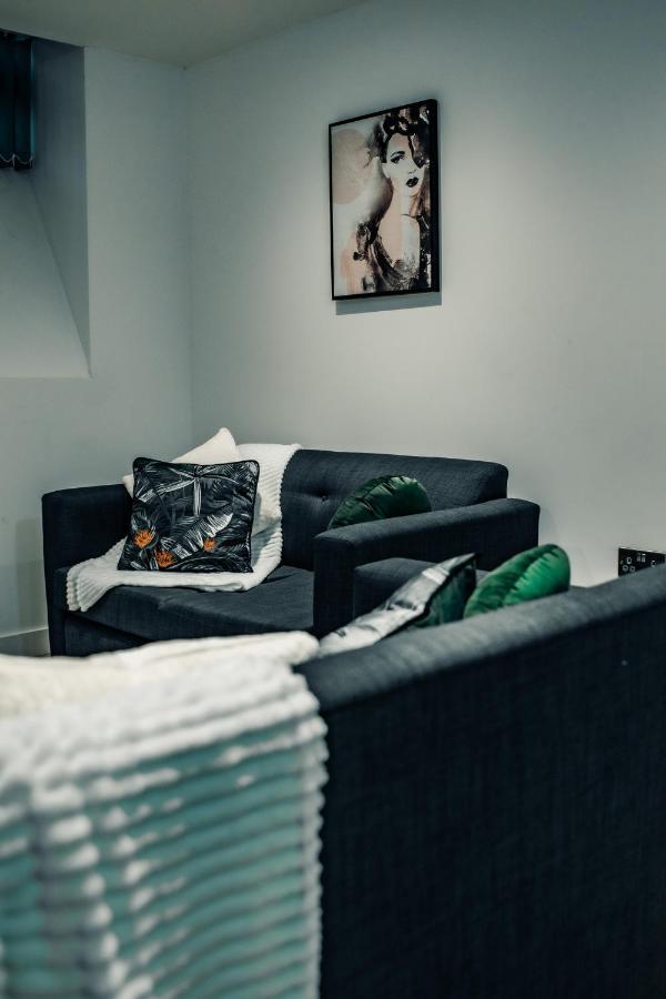 Bv Cosy Basement Apartment At Conditioning House Bradford  Esterno foto