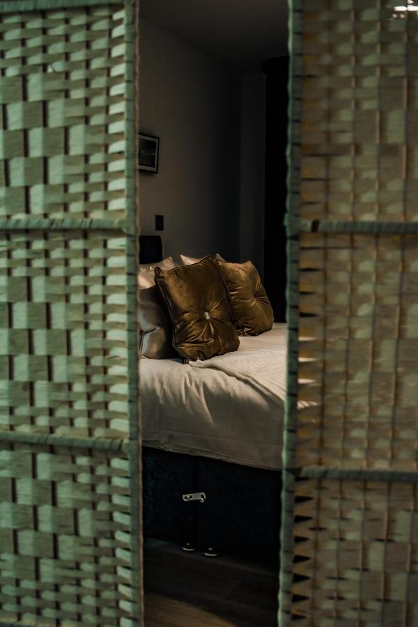 Bv Cosy Basement Apartment At Conditioning House Bradford  Esterno foto