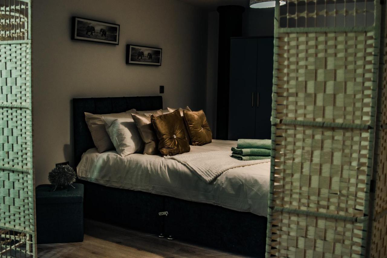 Bv Cosy Basement Apartment At Conditioning House Bradford  Esterno foto
