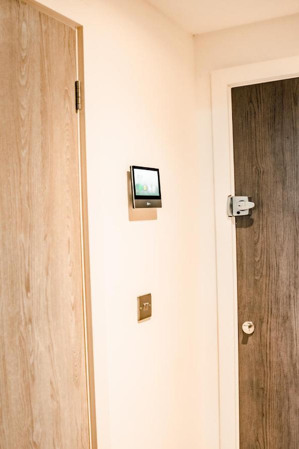 Bv Cosy Basement Apartment At Conditioning House Bradford  Esterno foto