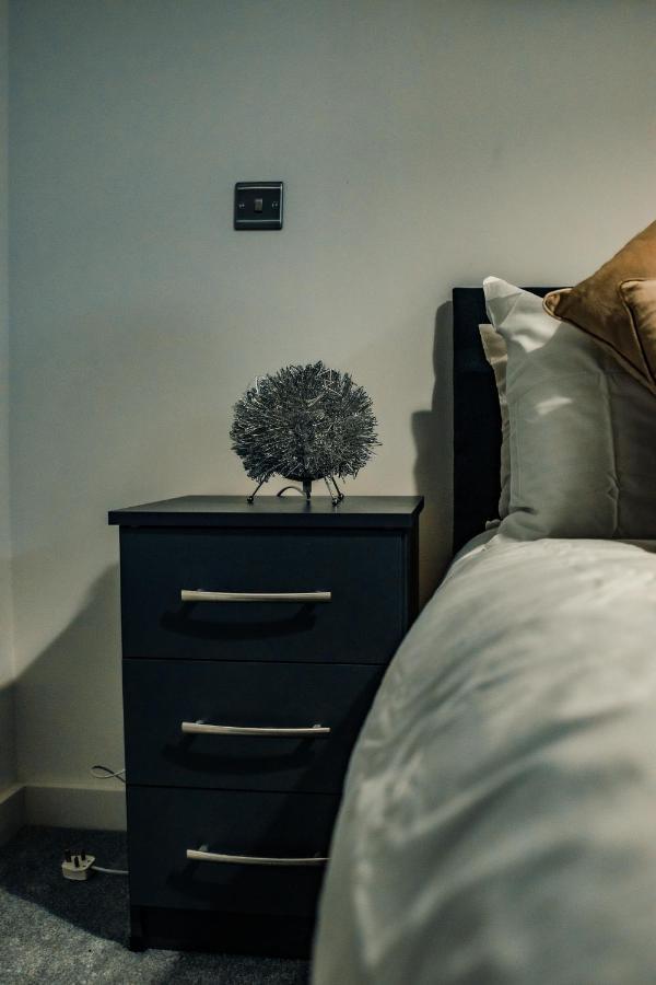 Bv Cosy Basement Apartment At Conditioning House Bradford  Esterno foto