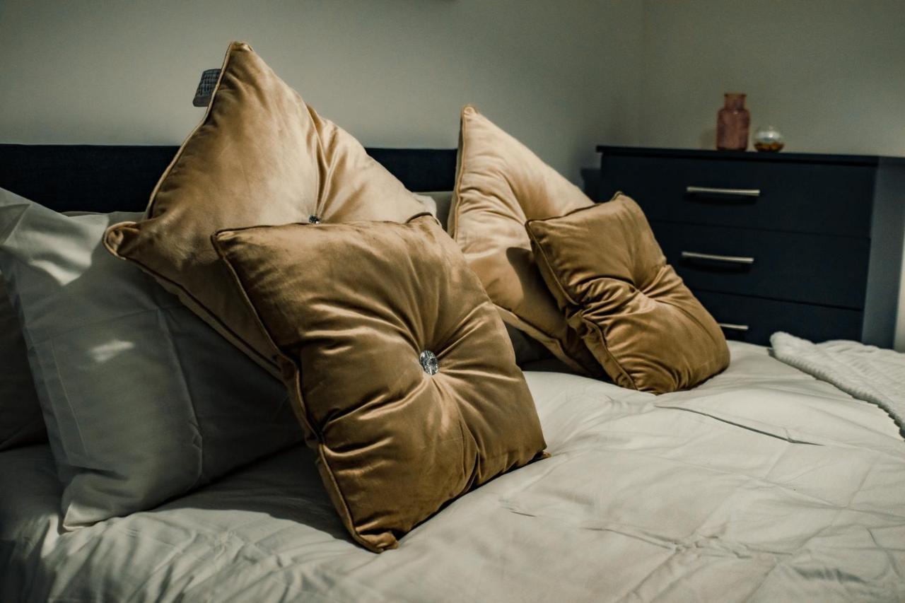 Bv Cosy Basement Apartment At Conditioning House Bradford  Esterno foto