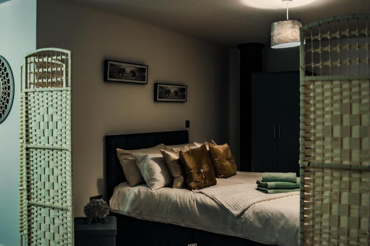Bv Cosy Basement Apartment At Conditioning House Bradford  Esterno foto