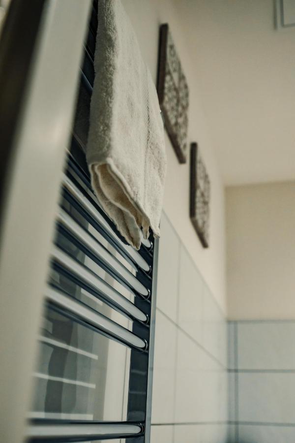 Bv Cosy Basement Apartment At Conditioning House Bradford  Esterno foto